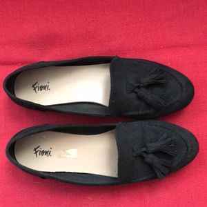 Cute flats with tassel